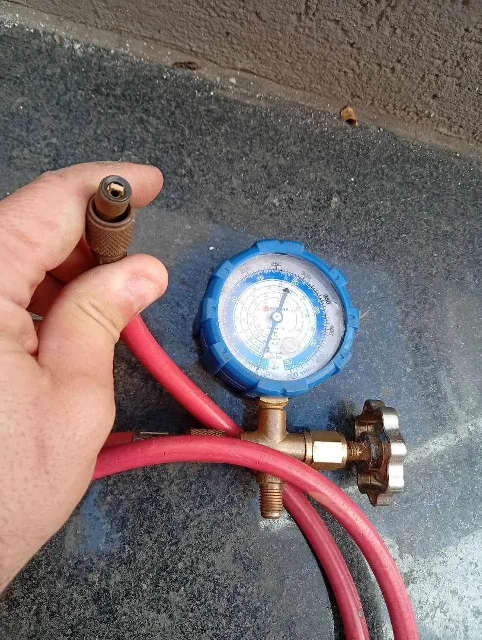 Manômetro com mangueira para ar condicionado. - Foto 3