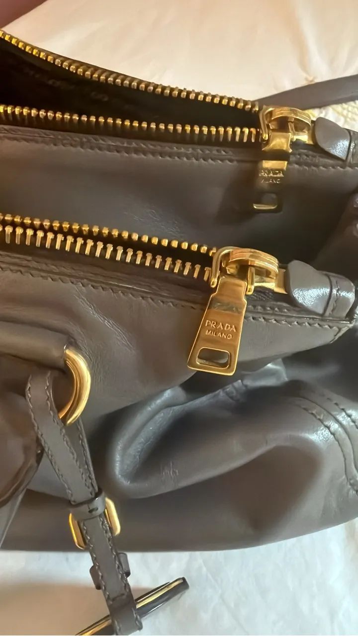 Bolsa Prada cor fendi  - Foto 3