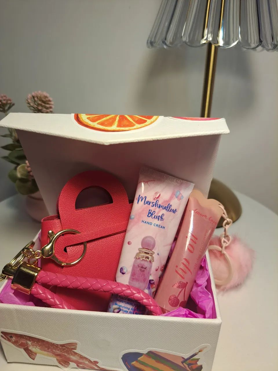Caixinha de Presente Personalizada com Gloss, Hidratante e Mini Bolsinha - Foto 4