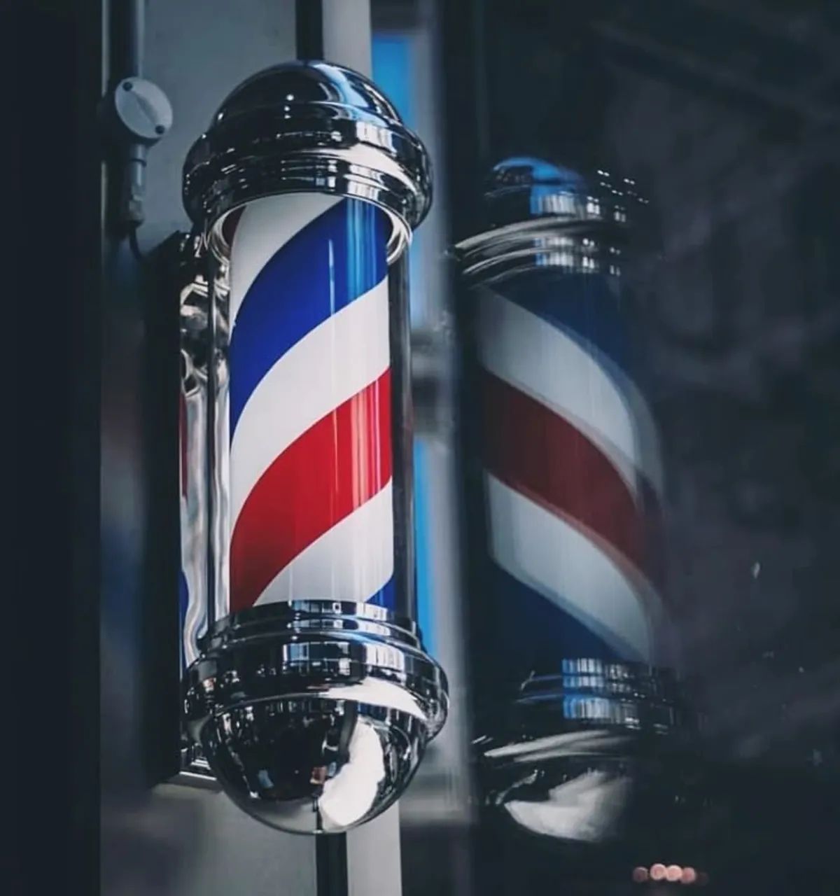 Contrata-se BARBEIRO com experiência! 