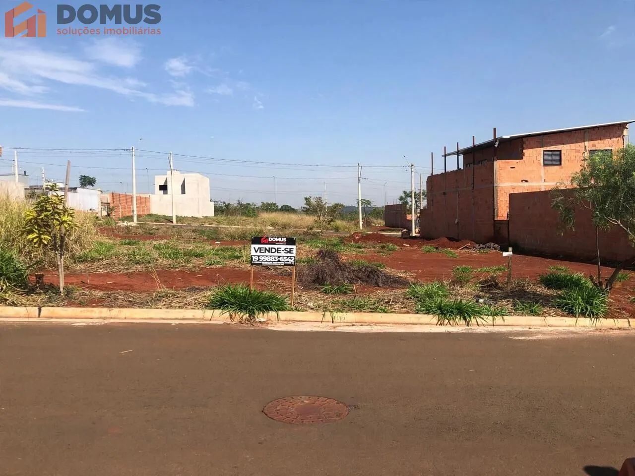TERRENO À VENDA