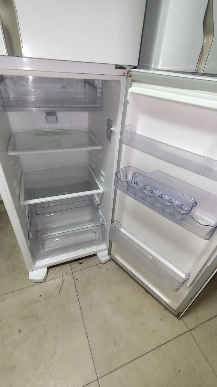 Geladeira Electrolux frost free - Foto 2