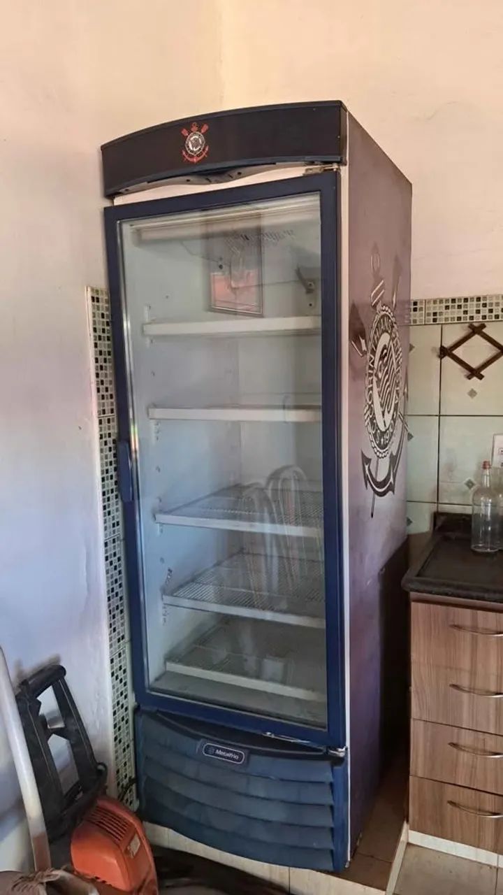 Refrigerador Expositor Freezer vertical de vidro da Metalfrio