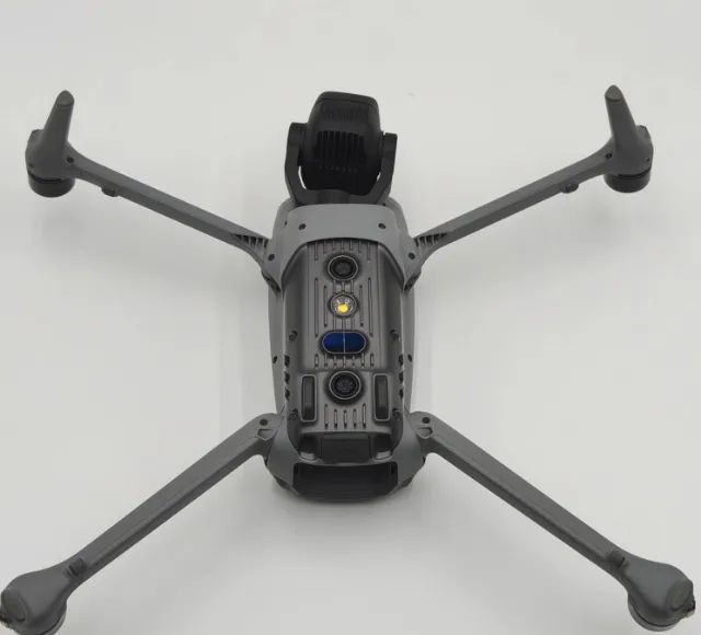 DJI Air 3S com Câmera Dupla - Combo Fly More - Três Baterias - Controle Remoto com Tela - Foto 3