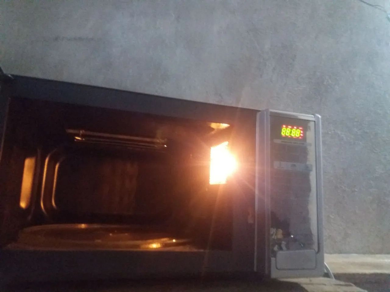 Microondas e grill.espelhado da LG.em excelente estado  - Foto 5