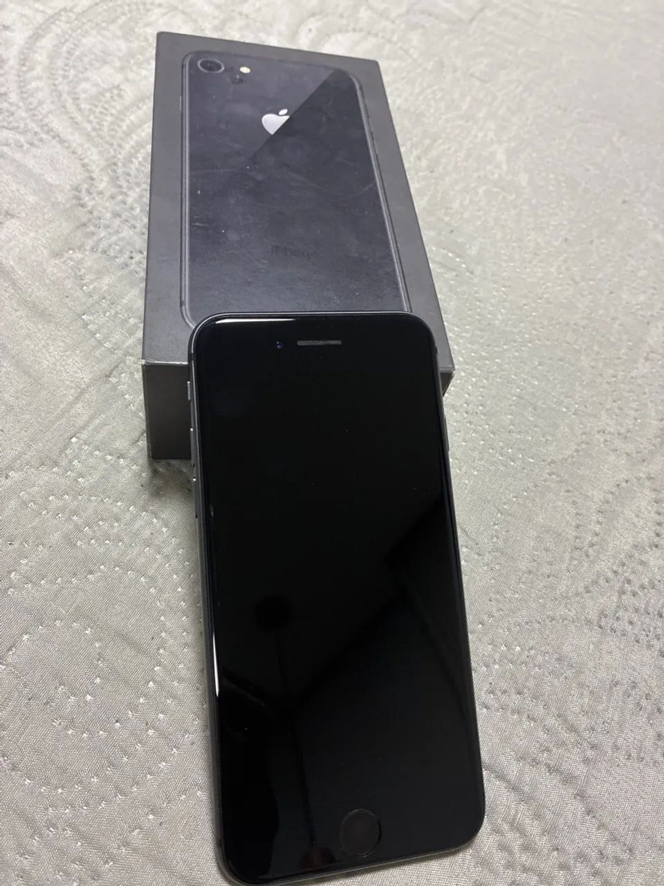 iPhone 8 impecável + caixa original 