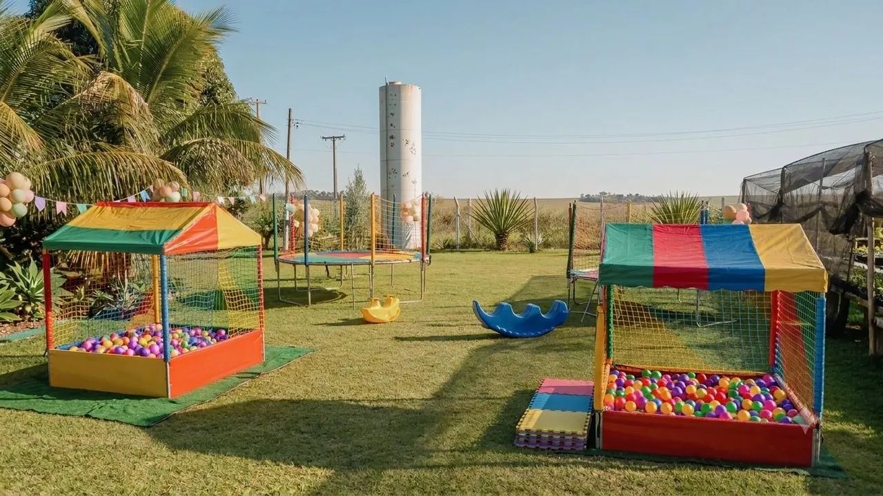 Aluguel de cama elástica, piscina de bolinhas, jogos de mesas para festas 