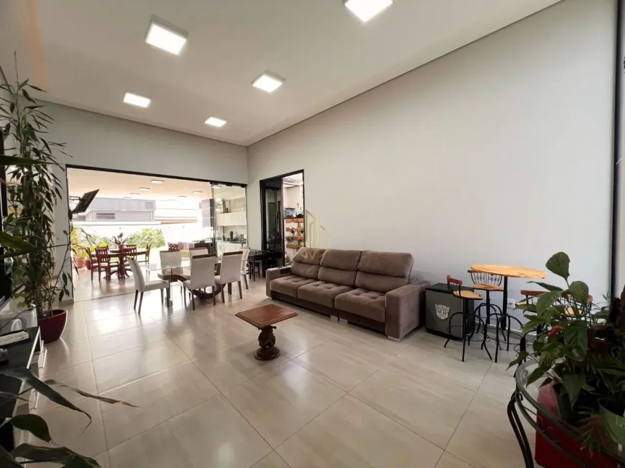 Casa Térrea no Condomínio Colinas com 3 suítes à venda, 210m²