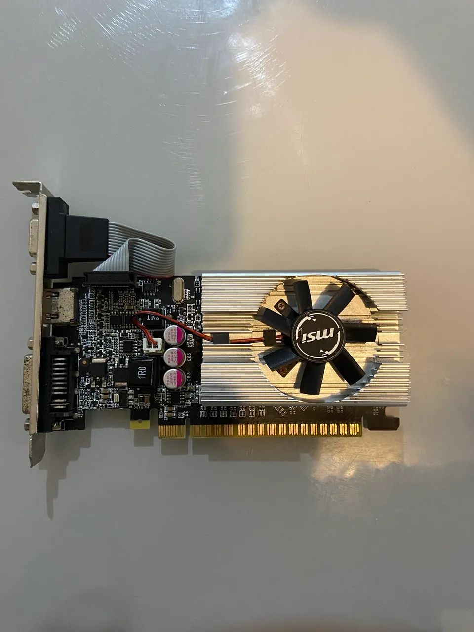 Placa de vídeo Nvidia MSI GeForce 200 Series 210 1GB