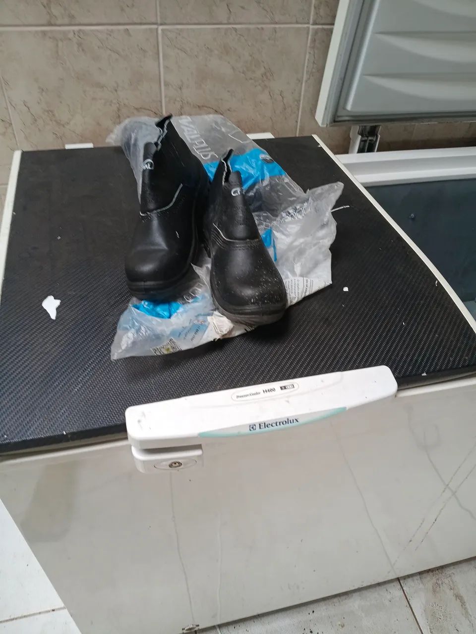 2 pares de bota bico de aço  n= 38  apenas 50 reais 