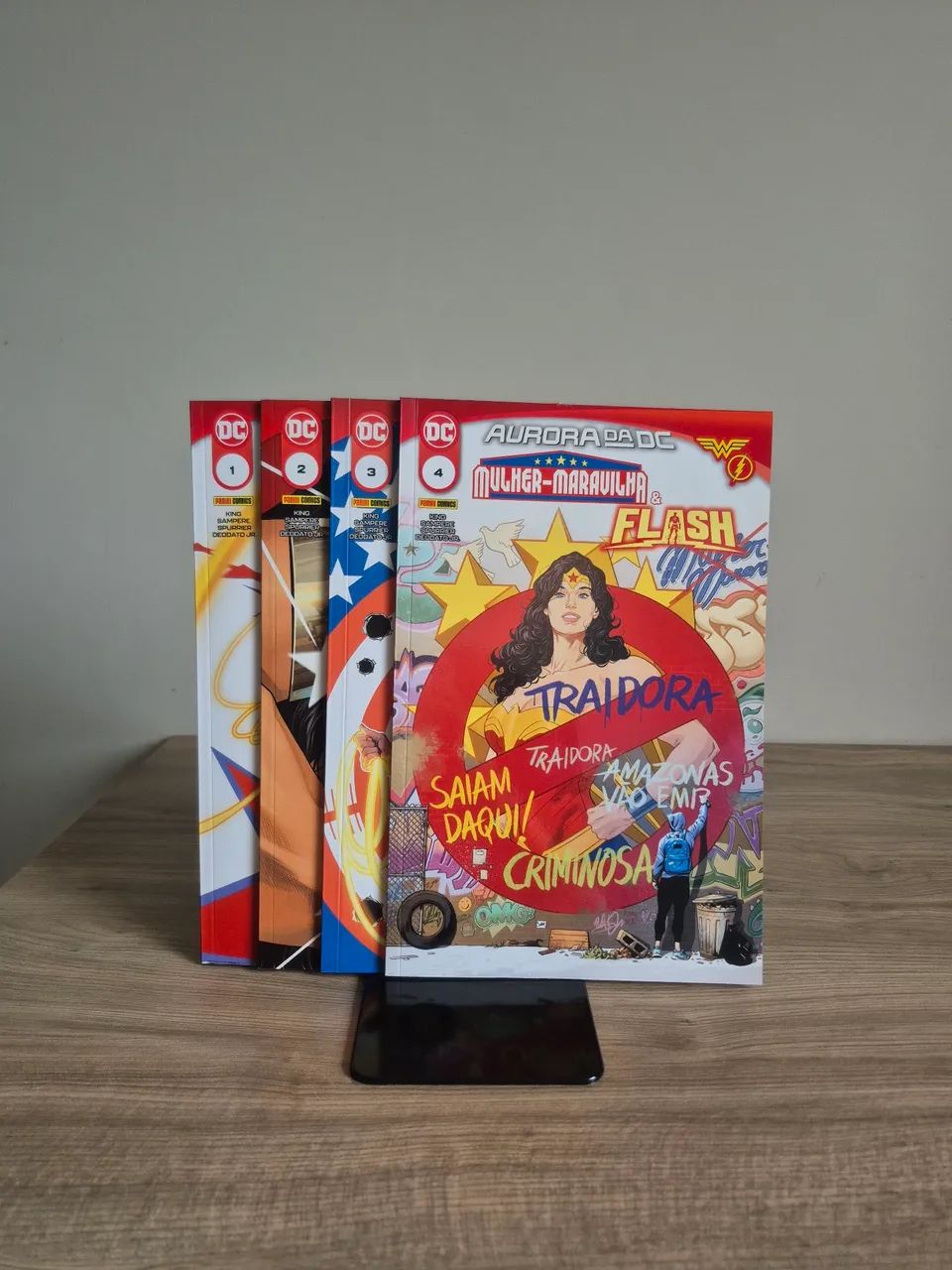 4 Vols Mulher Maravilha/ Flash  - Foto 3