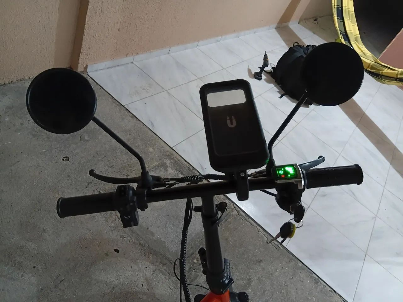 Bicicleta Elétrica Shineray (E-bike) semi-nova + Acessórios de brinde - Foto 3