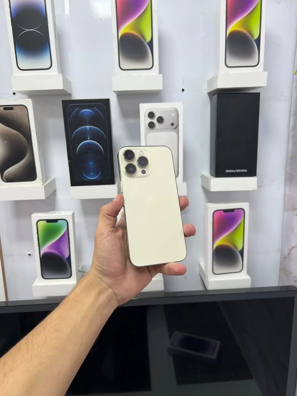 iPhone 14 Pro Max - 1 TERA ?3.999 - Celulares e Smartphones