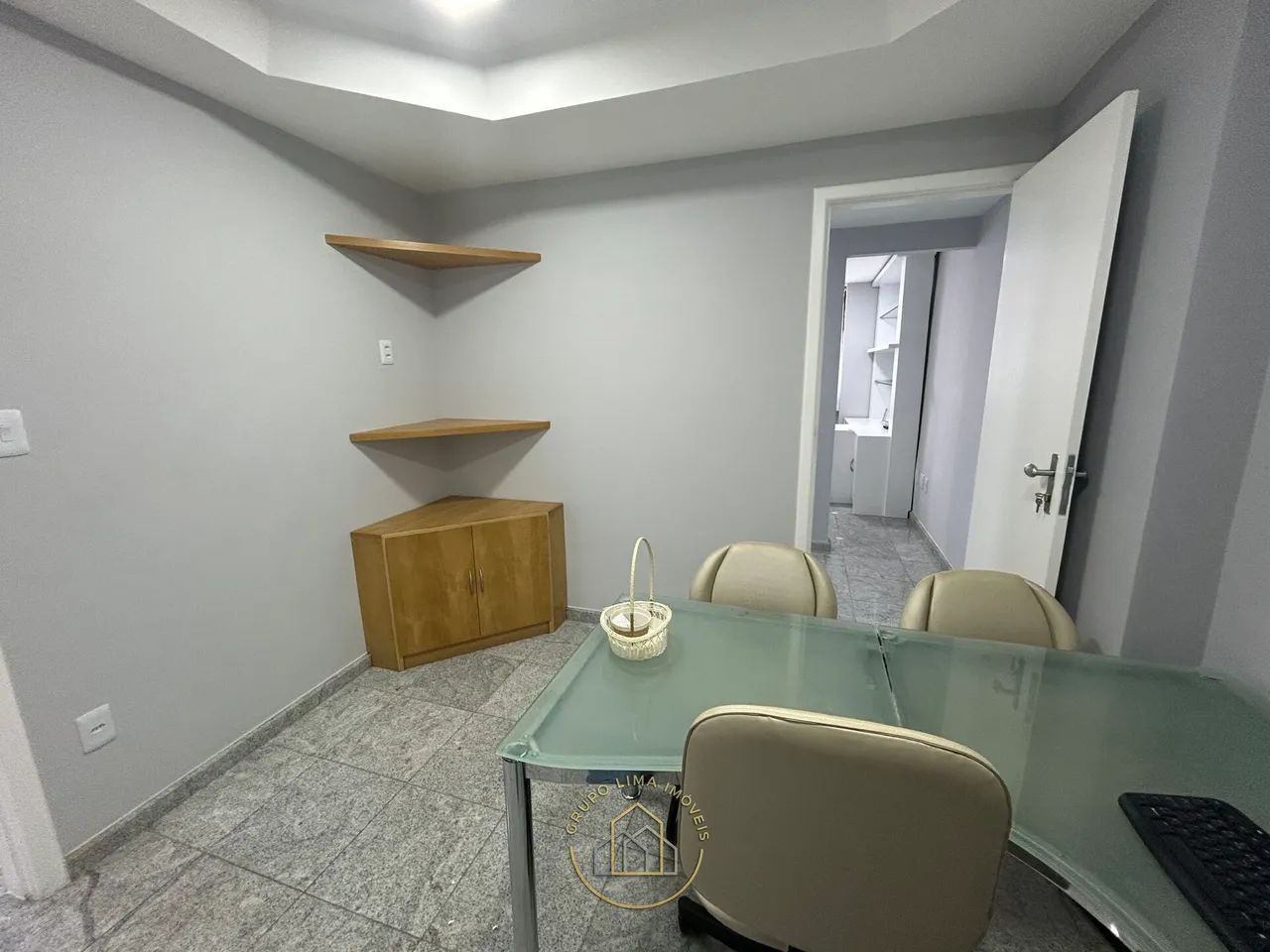 Sala comercial com 2 salas privativas, recepção 2 ambientes, cozinha e banheiro no Centro, - Foto 4