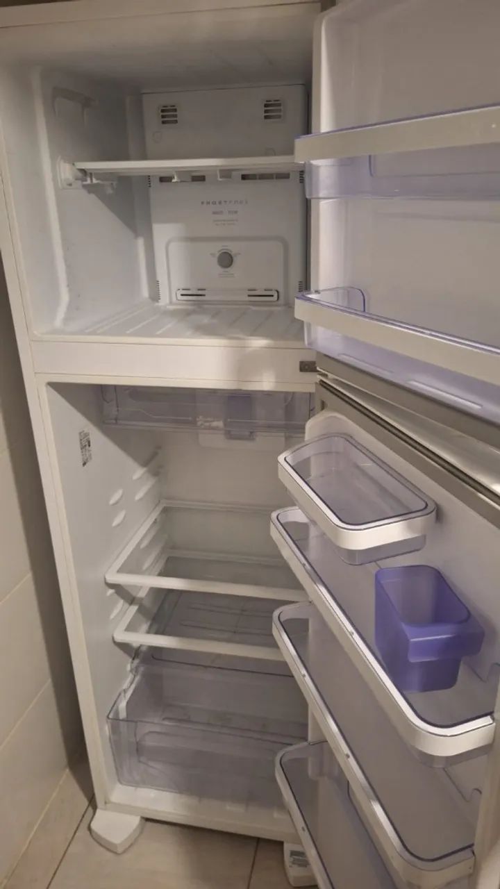 Geladeira Eletrolux com freezer - Foto 3