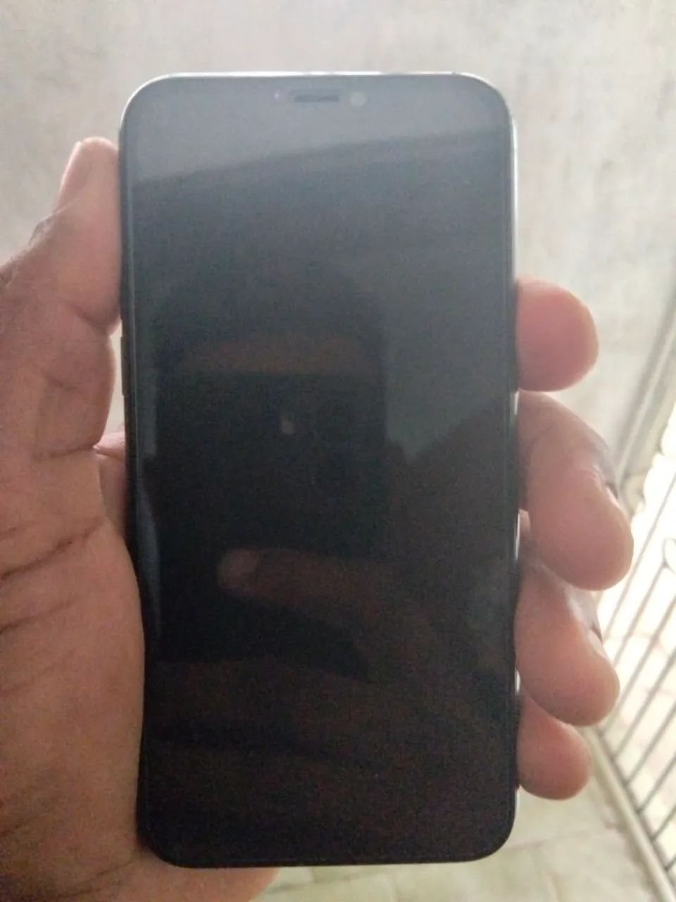 Vendo ou troco e aceito propostas iPhone 11 pro - Foto 2