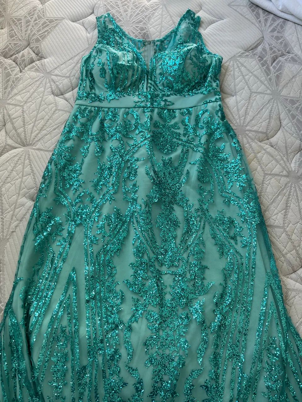 Vestido para festas com brilhos usado uma vez  - Foto 3