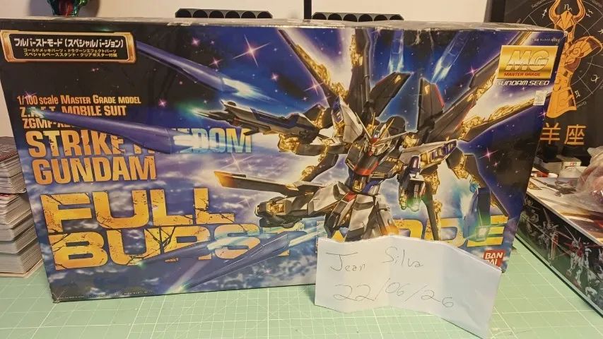 Strike Gundam Full Burst Mode Master Grade - BANDAI 