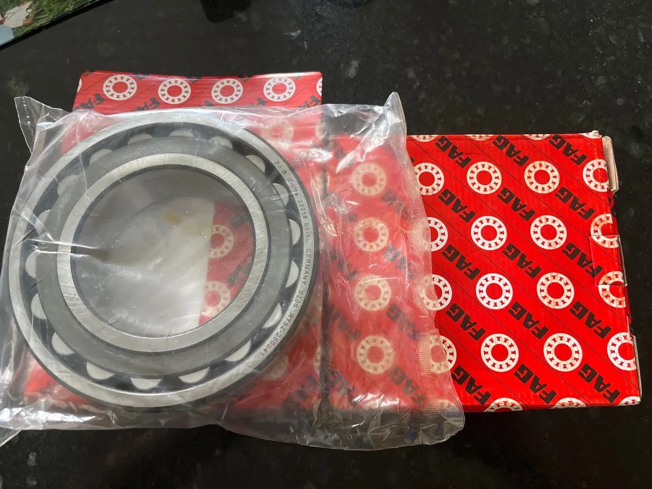 Vendo 2 rolamentos 22218-E1-XL
