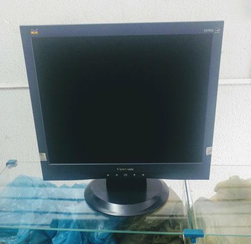 Monitor LCD fullscreen Viewsonic 17 polegadas novo. (NÃO TEM FUNÇÃO TV)