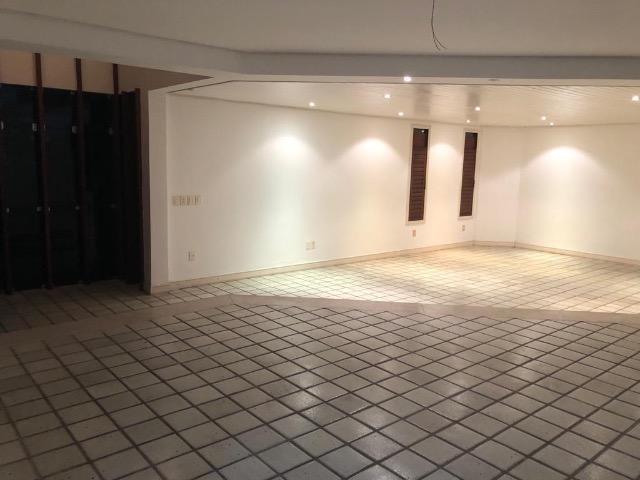 Excelente Casa de Cond. Fechado em Lagoa Nova de 4 suítes de 450m² e 4 Vagas de Garagem - Foto 3