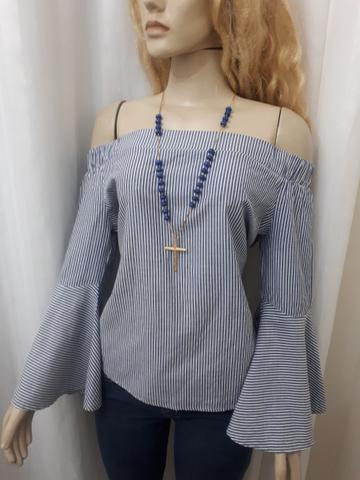 Blusa listrada ombro a ombro