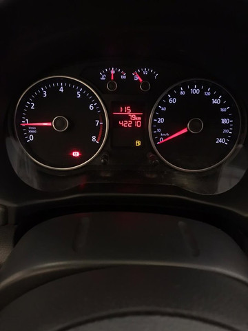Volkswagen Voyage 1.6 MSI - Foto 8
