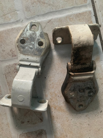 Par/dobradiça porta iveco 35s14 original - Foto 3