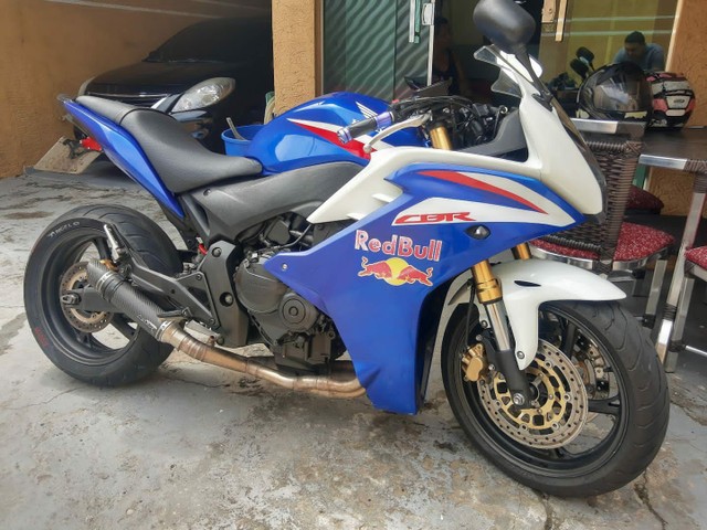 VENDO MPOTO CBR-F 600 CC, ANO 2014/2014 29 KLM