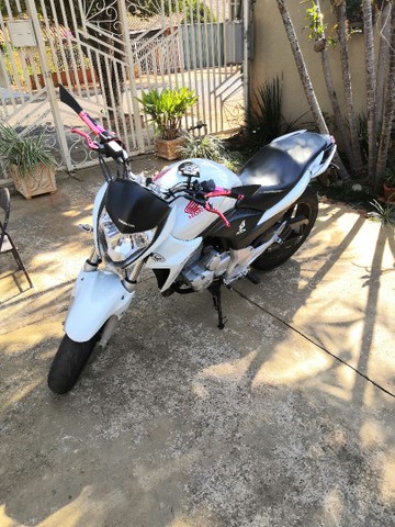 VENDO CB300R 2014 BRANCA OU TROCO POR MOTO DE MAIOR CILINDRADA