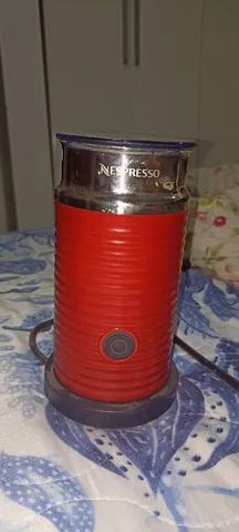 ESPUMADOR DE LECHE NESPRESSO AEROCCINO3 39,99 € Segunda Mano Gijón