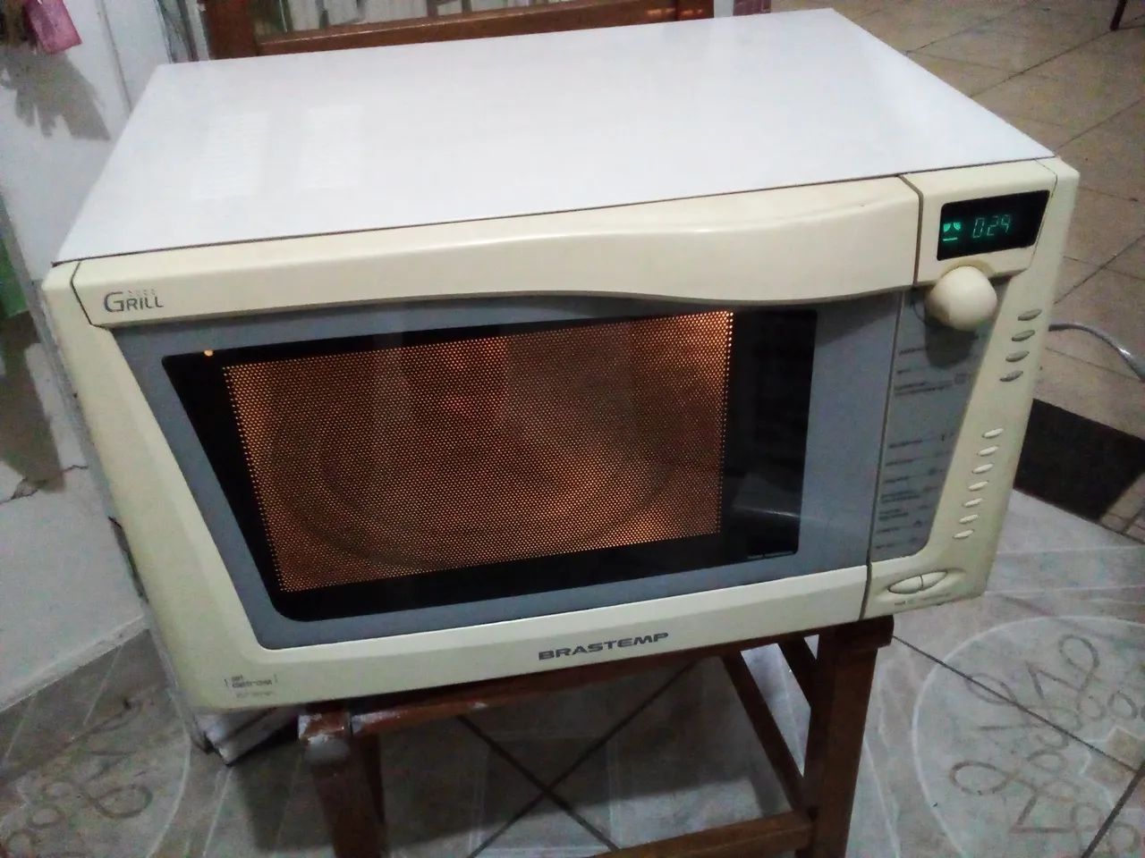 FORNO MICROONDAS BRASTEMP JETDEFROST 27 LITROS 110V