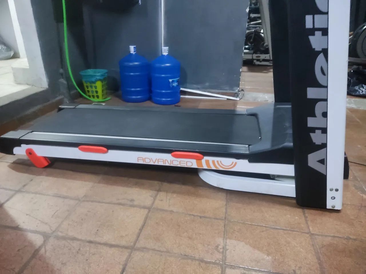 Esteira atlétic semi nova com inclinação  - Foto 4