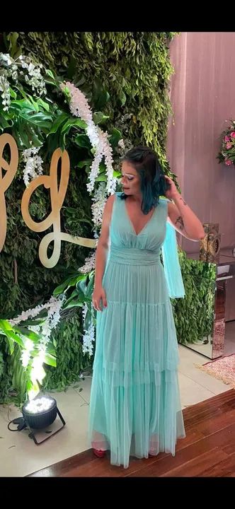 Vestido longo azul claro de tule 