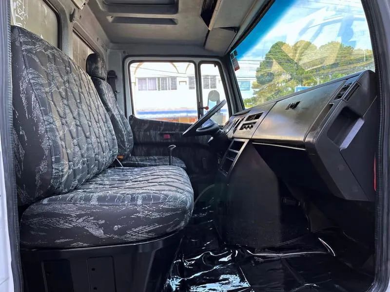 MERCEDES-BENZ 710 PLUS 2P 2009 - Foto 8