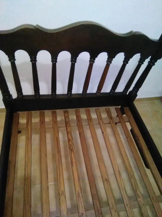 Conjunto de camas de madeira maciça móveis gramado. Oferta