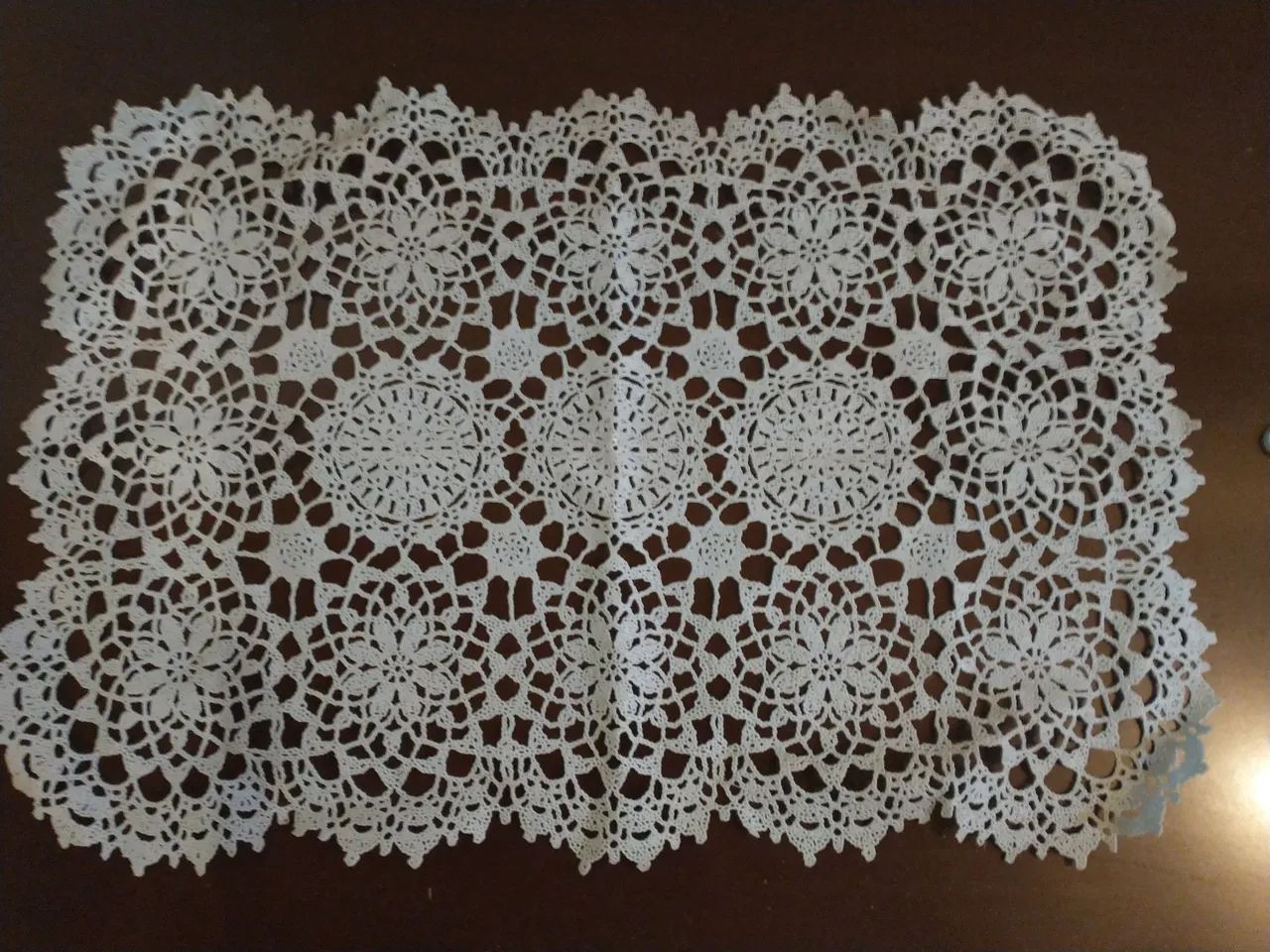 Conjunto toalha de centro e dois porta copos