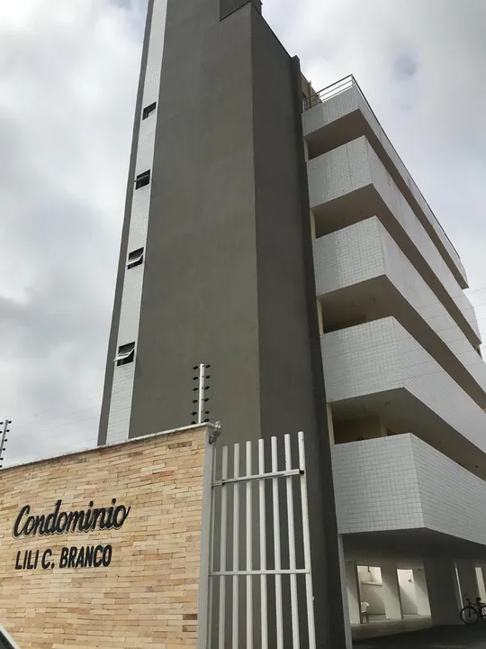Apto 02 suites , 02 vagas de garagem.
