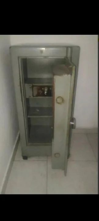 Cofre antigo super pesado  - Foto 3