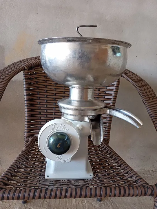 Vendo desnatadeira 50 litros hora