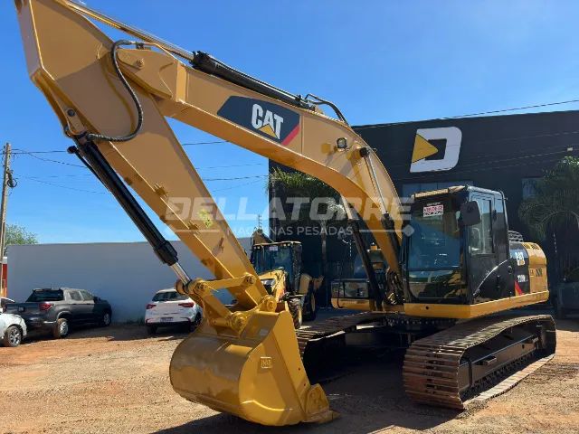 Escavadeira Caterpillar 320D2L - Potência e Durabilidade para Grandes Operações - Foto 2