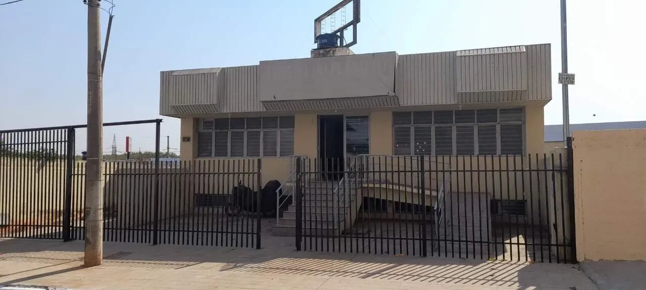 Prédio comercial no Setor Castelo Branco