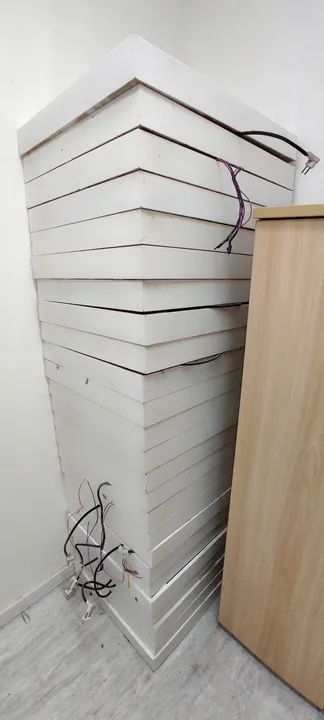 Lote com 25 luminárias de sobrepor para 4 lâmpadas tubulares de 60 cm (usadas). - Foto 4