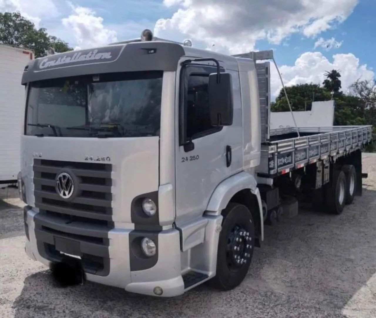 VW 24.250 CONSTELLATION 2010 carroceria