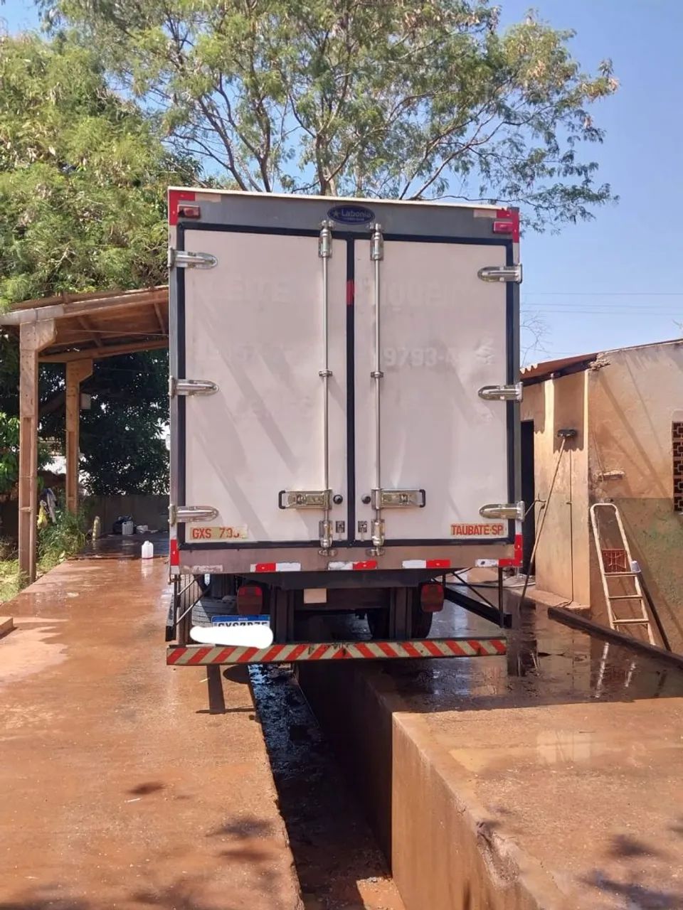 Caminhão 3/4 baú  - Foto 3