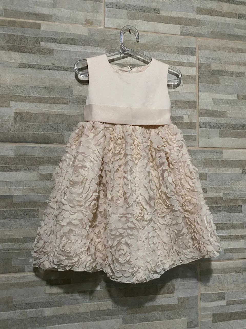 Vestidinho de evento infantil 