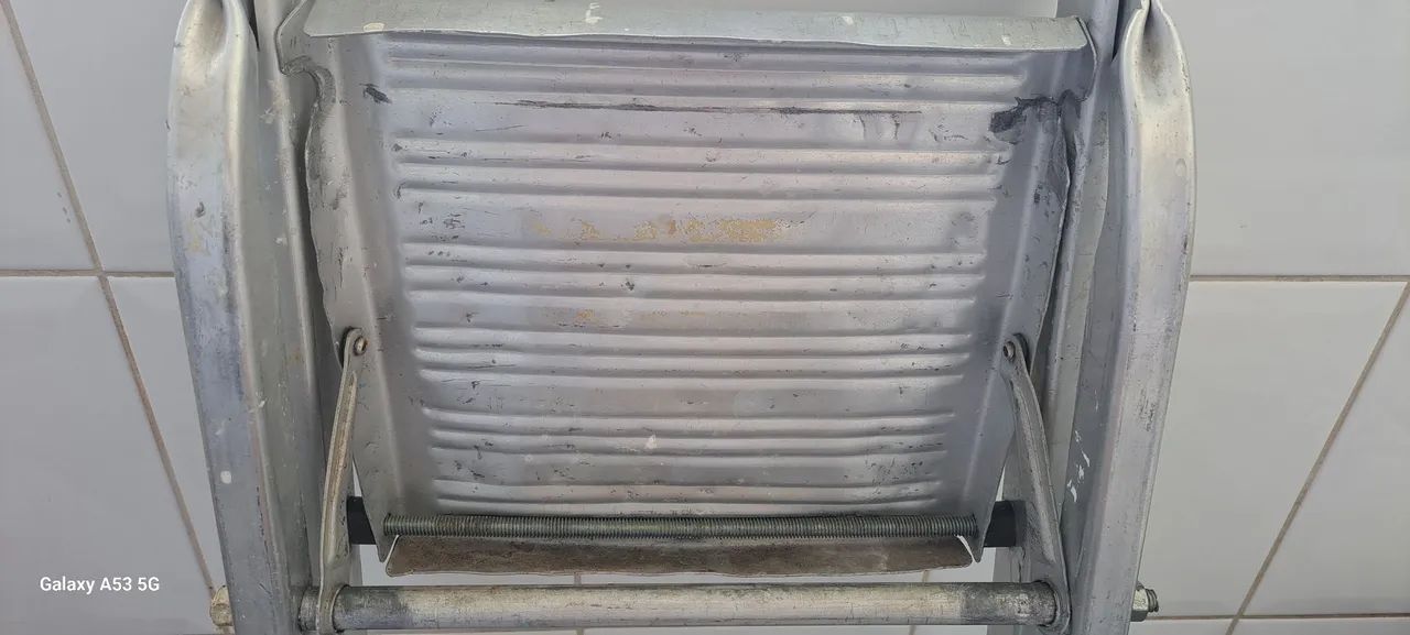 Escada de Alumínio para Pintura e concertos em geral usada - Foto 3