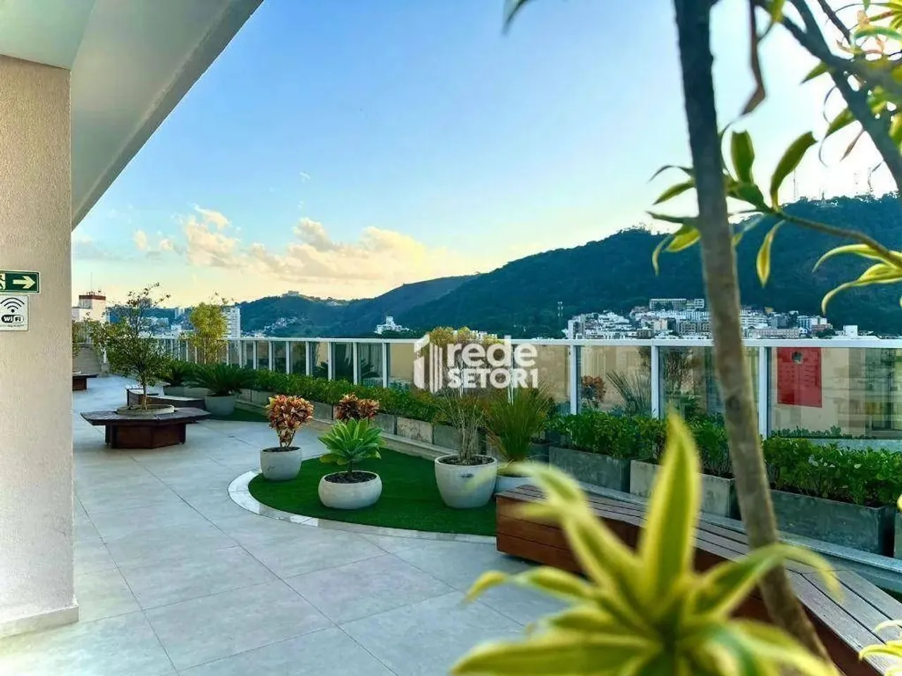 Studio mobiliado no Centro por R$320.000