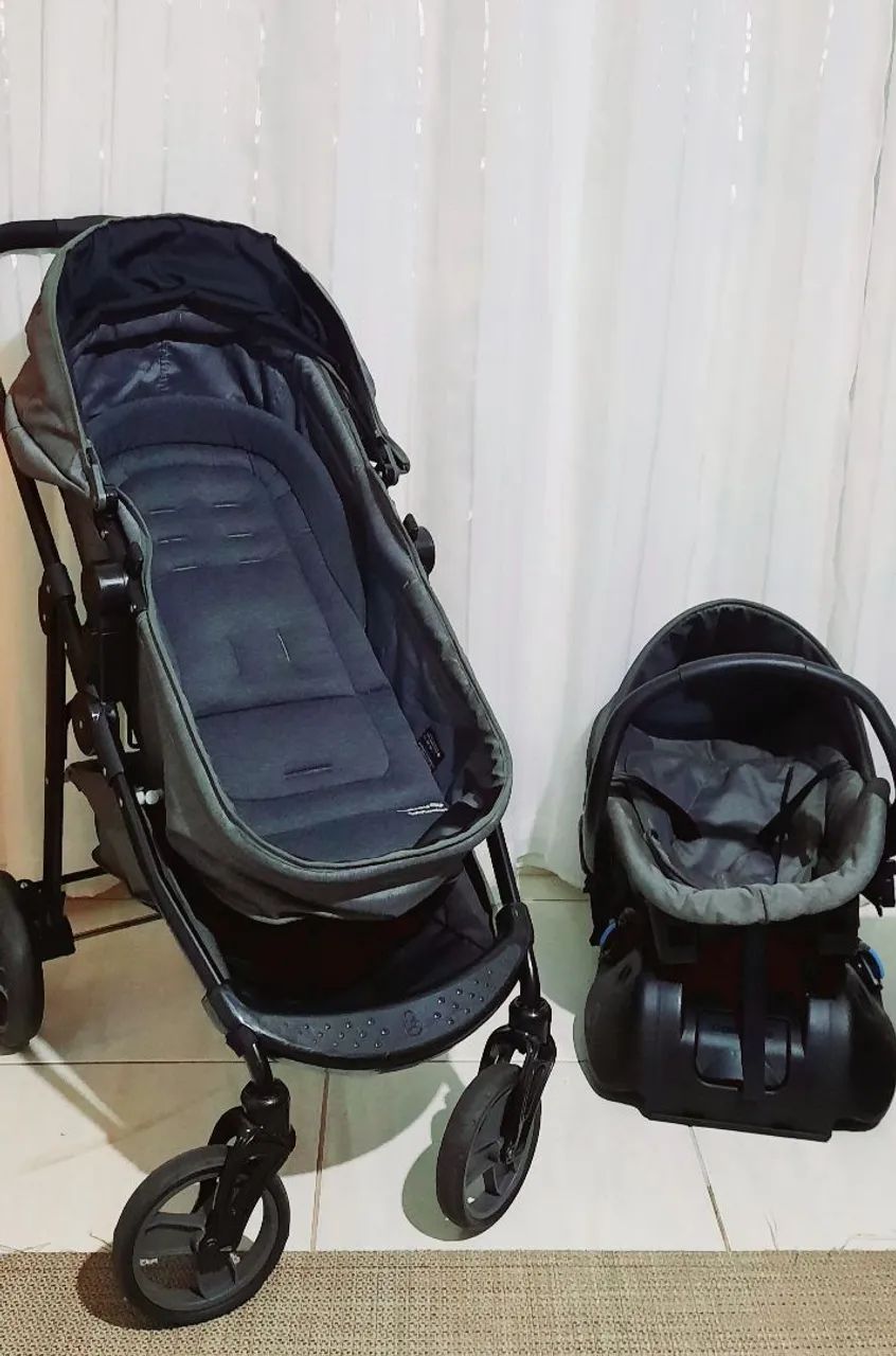 Carrinho e Bebê Conforto Cinza