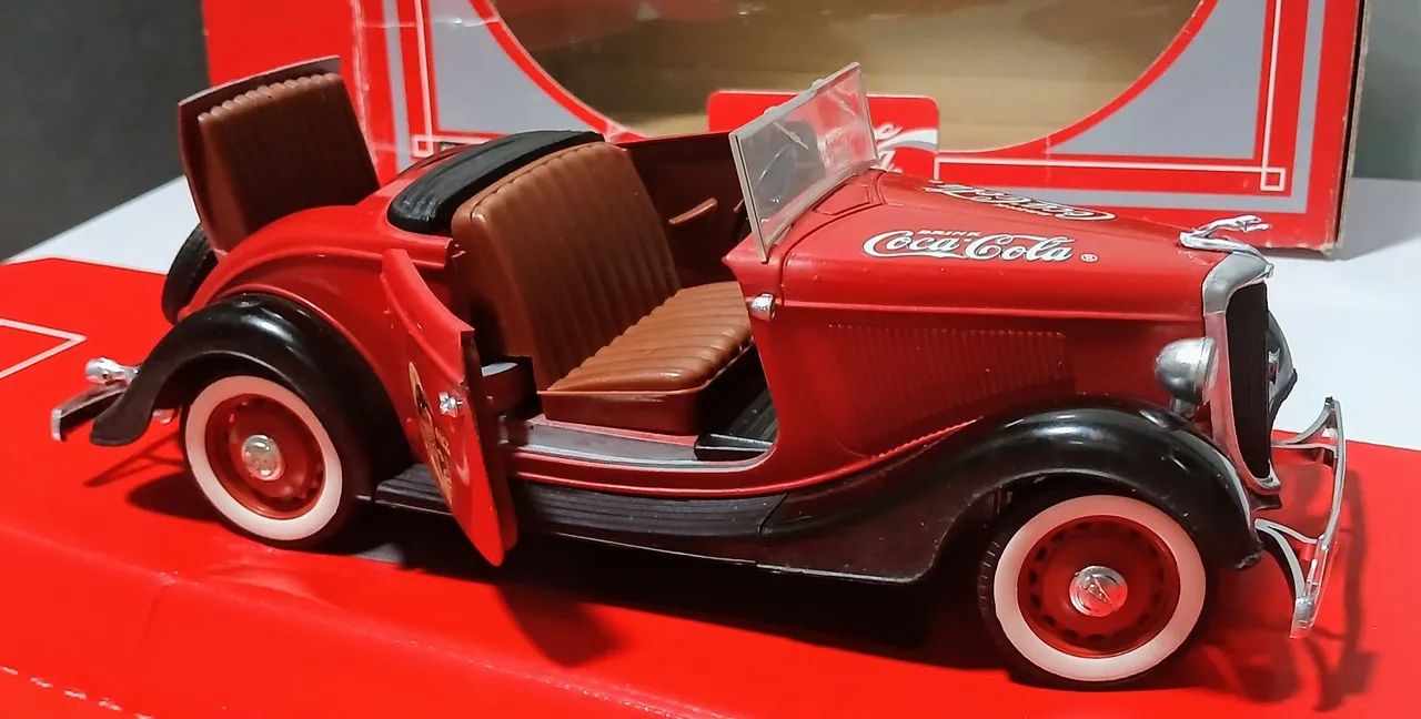 Miniatura 1/19 Ford V8 Coca-Cola - Hobbies e coleções - Pechincha